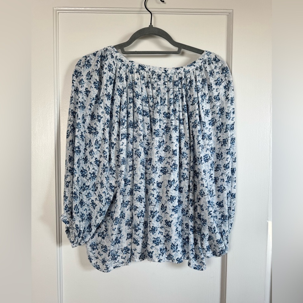 Blue and White Flowy Floral Blouse - Picture 3 of 3